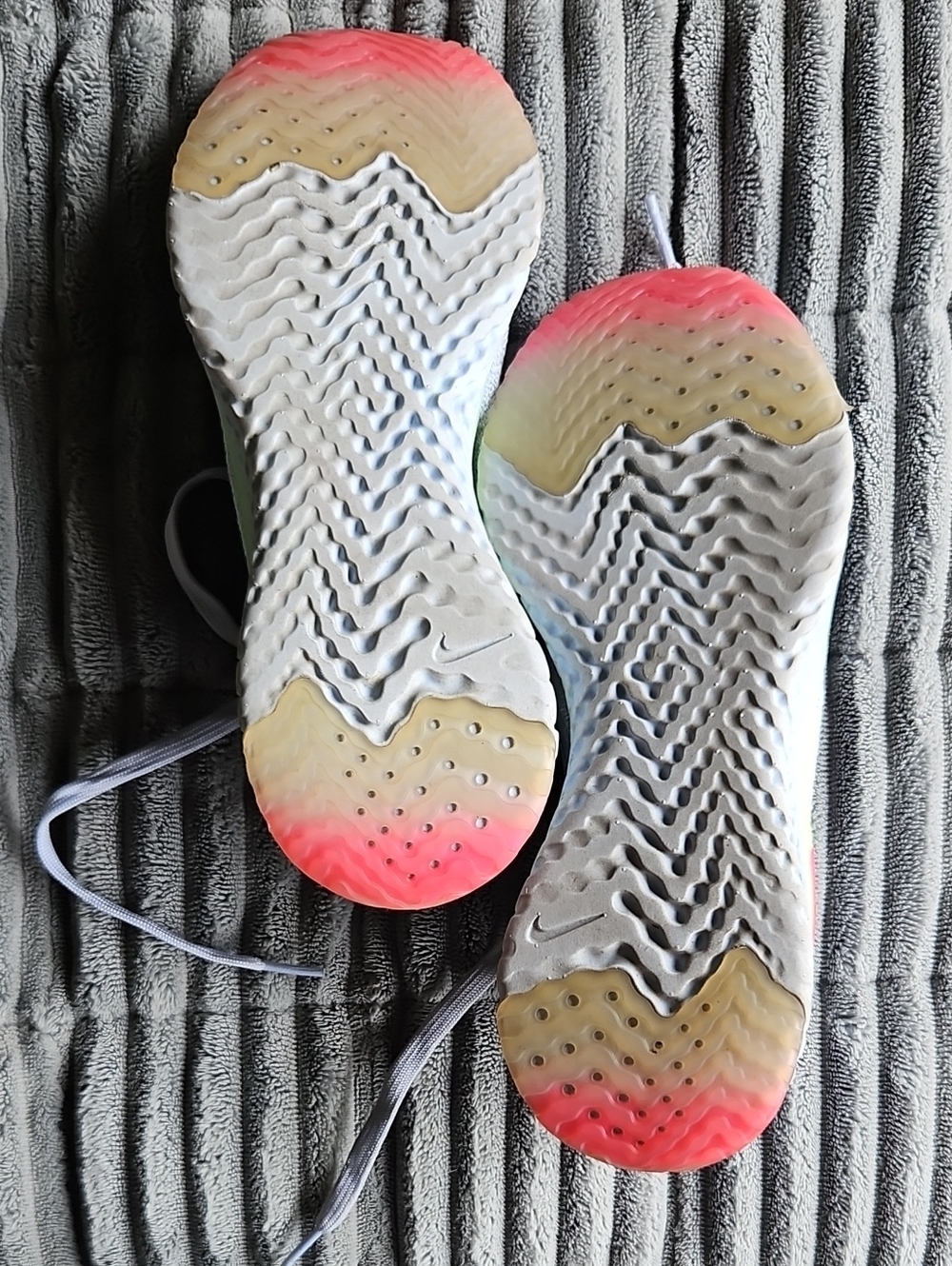 Nike Women's Epic React Flyknit Sneakers with Coral Highlights - Picture 6 of 7